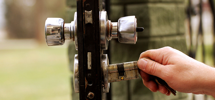 front door latch repair Bellflower
