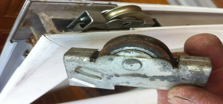 screen door roller repair in Bellflower